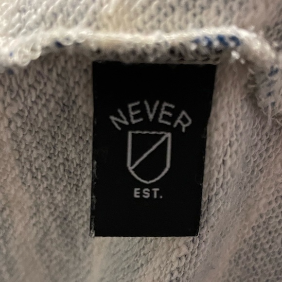 Imperial Motion IM Striped White and Blue Pullover Sweater Women’s Medium - Picture 7 of 7